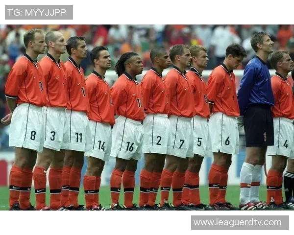 对荷兰足球明星的不满与争议背后的深层原因分析